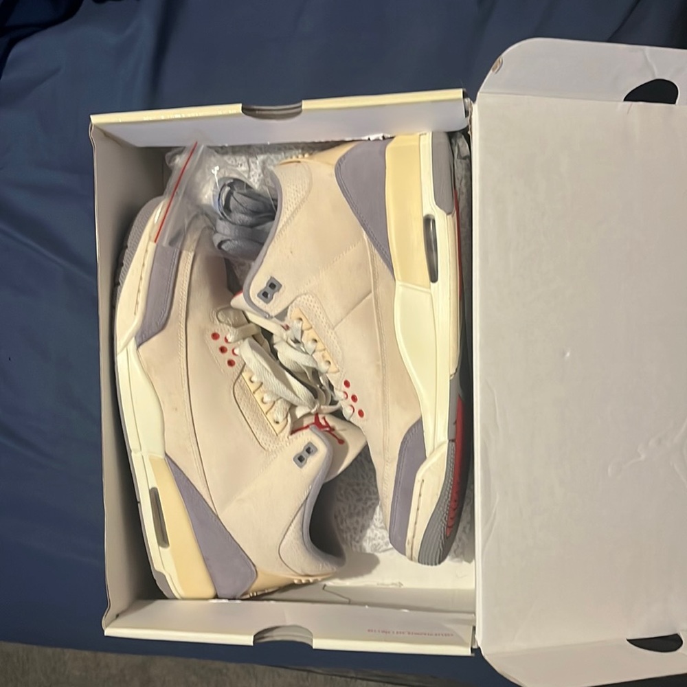 Size 11 Jordan retro 3 (muslin)